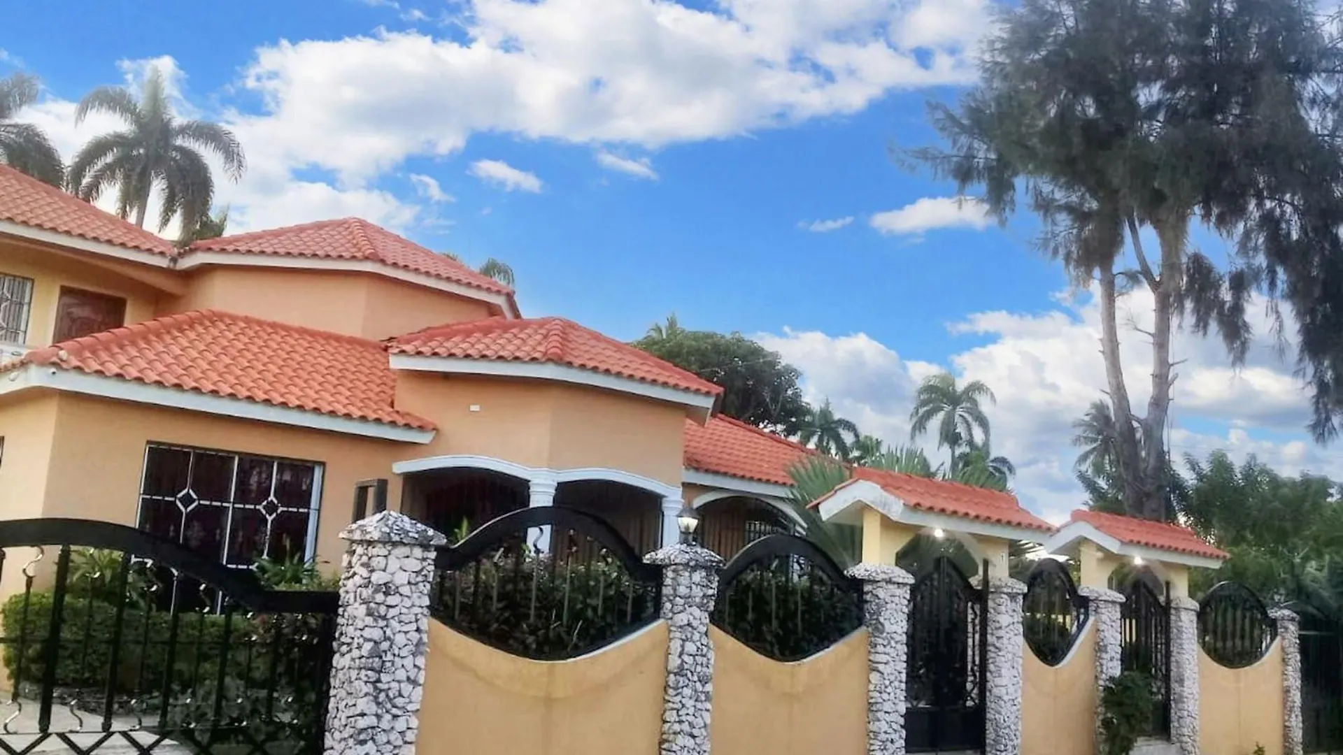 Elegant Villa In Nagua With Private Pool And Jacuzzi Δομινικανή Δημοκρατία